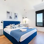 Andro Villa *
