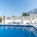 Andro Villa Makarska