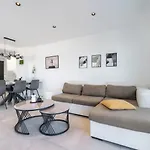 Andro Villa