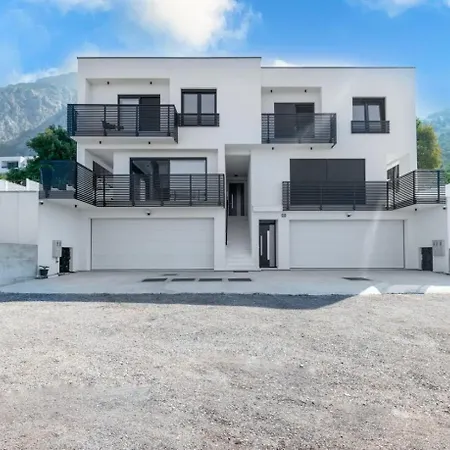 Andro Villa Makarska