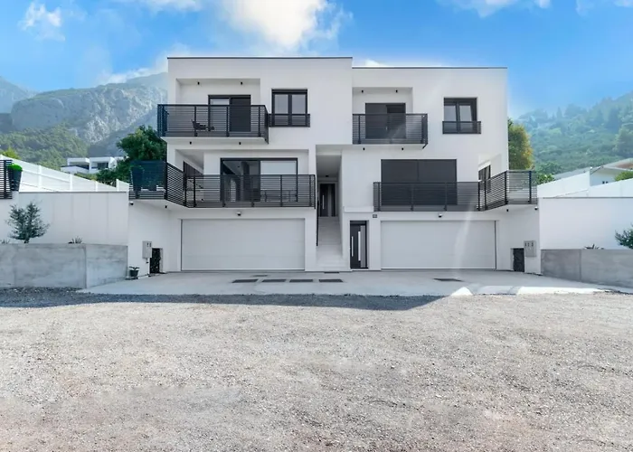 Andro Villa Makarska