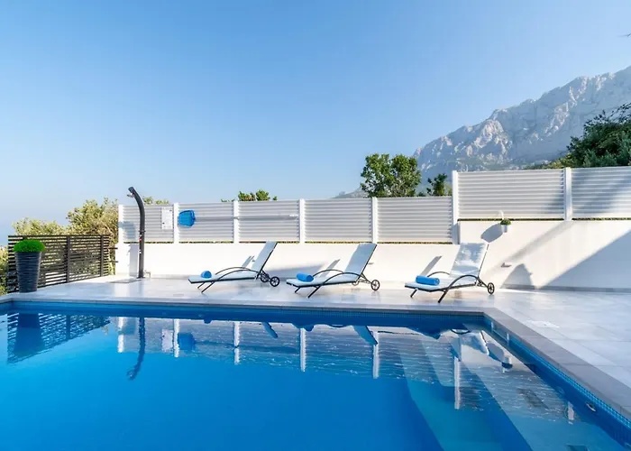 Andro Villa Makarska